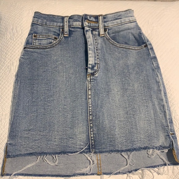 Aritzia Dresses & Skirts - WILFRED 00 DENIM SKIRT